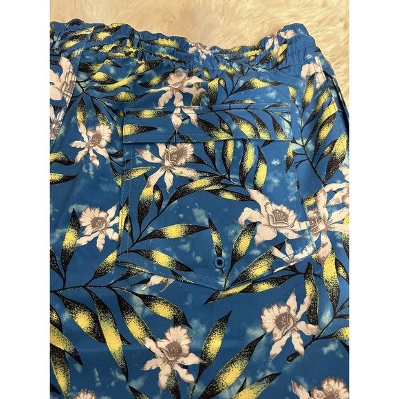 Men's Volcom Size X-large Swim trunks. NWT. Blue tropical floral theme. Hawaiian - Picture 12 of 16